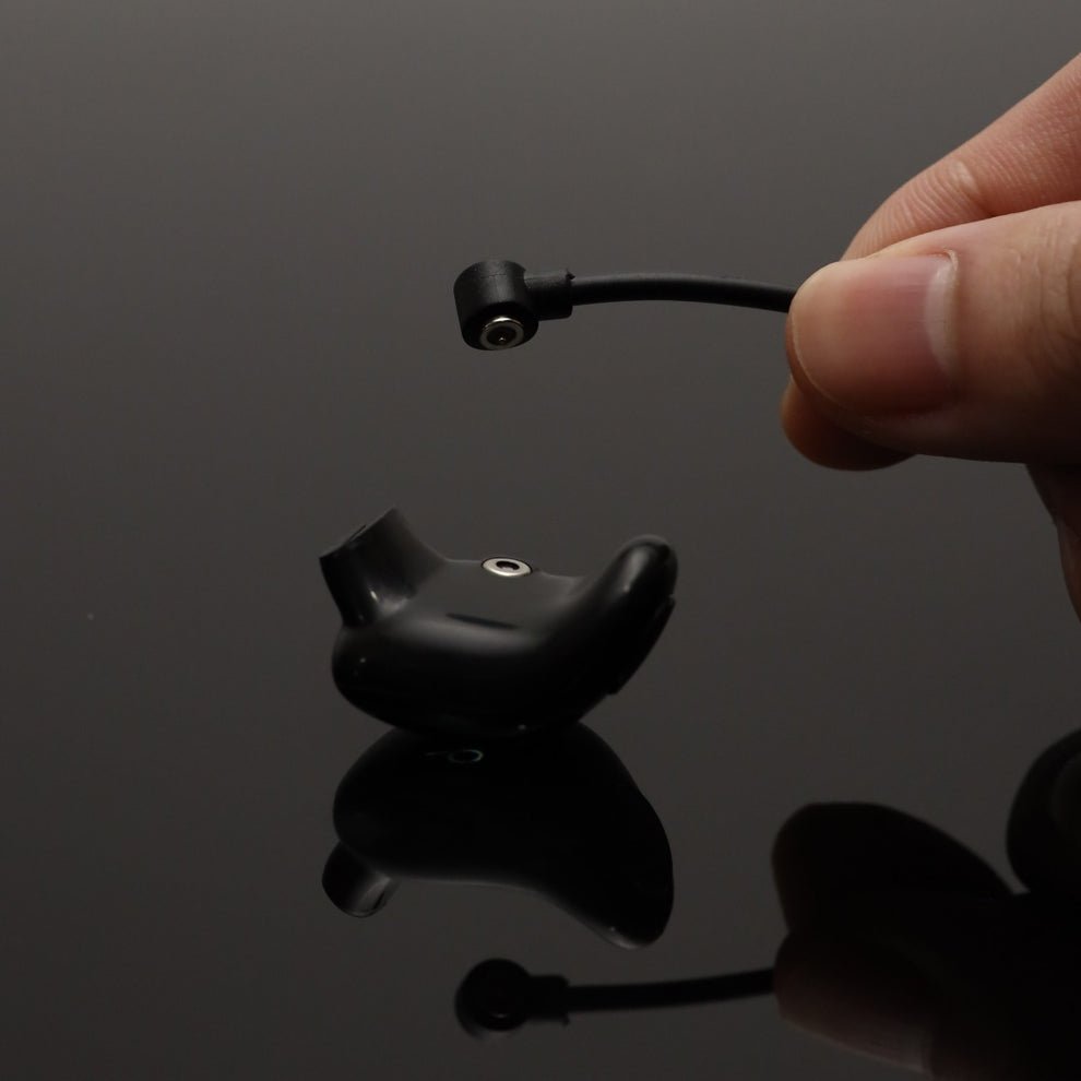 Magnetic charging feature of iTasbih Salam+ smart zikr ring